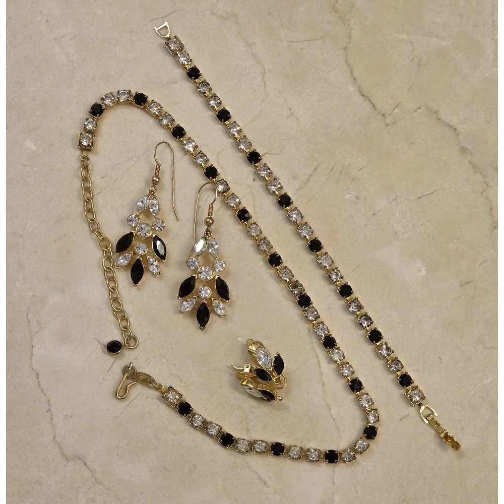 Vintage Trifari Rhinestone Jewelry Set, Choker, Earrings,‎ Bracelet - Signed